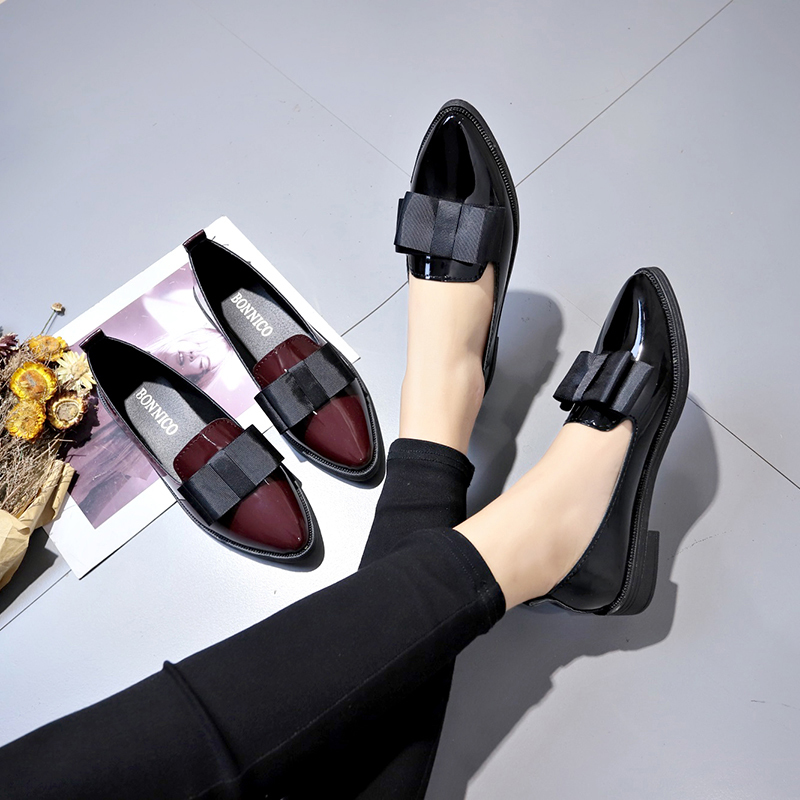ブラック/ワインレッドのパテントレザーのポインテッドトゥフラ - Slingback Pumps Women のレビューと価格