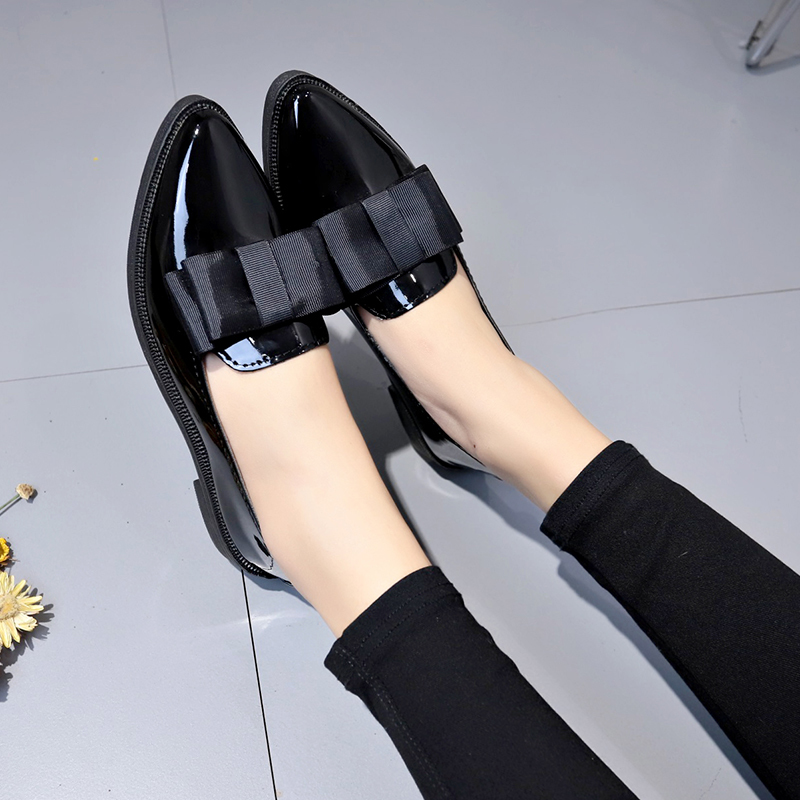 ブラック/ワインレッドのパテントレザーのポインテッドトゥフラ - Slingback Pumps Women のレビューと価格