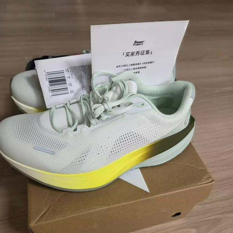 高級ブランド ランニングシューズ メンズ レディース ブラン - Women'S Shoes Vs Men'S のレビューと価格