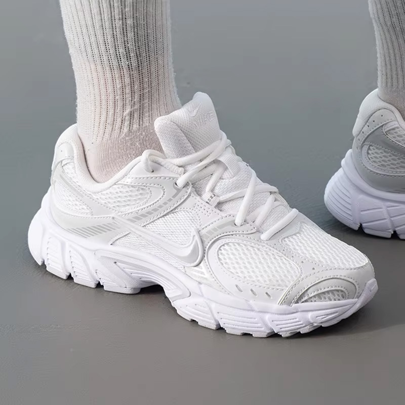 ナイキ レディース カジュアルシューズ、通気性、軽量、滑り止 - Women Shoes Running Nike のレビューと価格