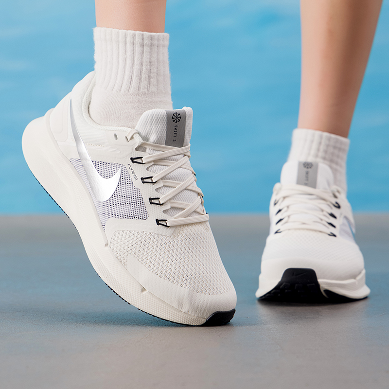 ナイキ レディースシューズ オリジナル 軽量 通気性 フィッ - Women Shoes Running Nike のレビューと価格
